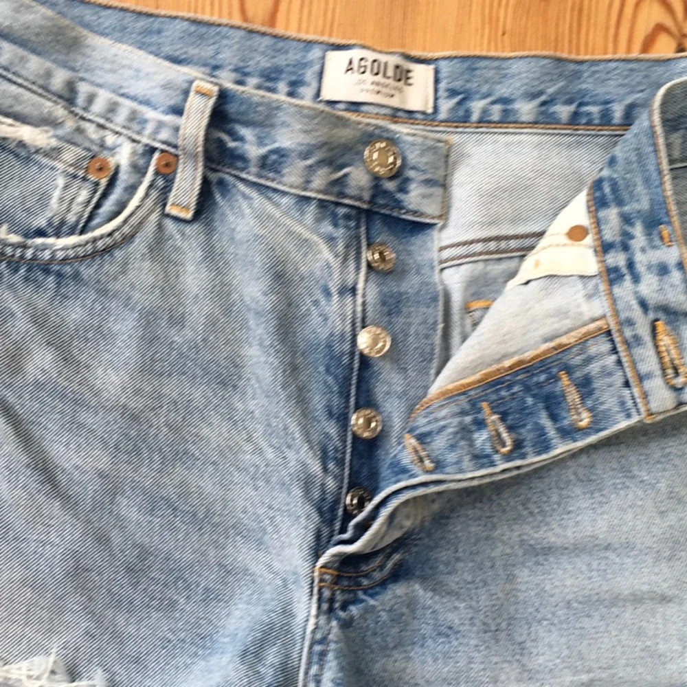 AGOLDE Parker Cut-Off Shorts - Picture 7 of 10